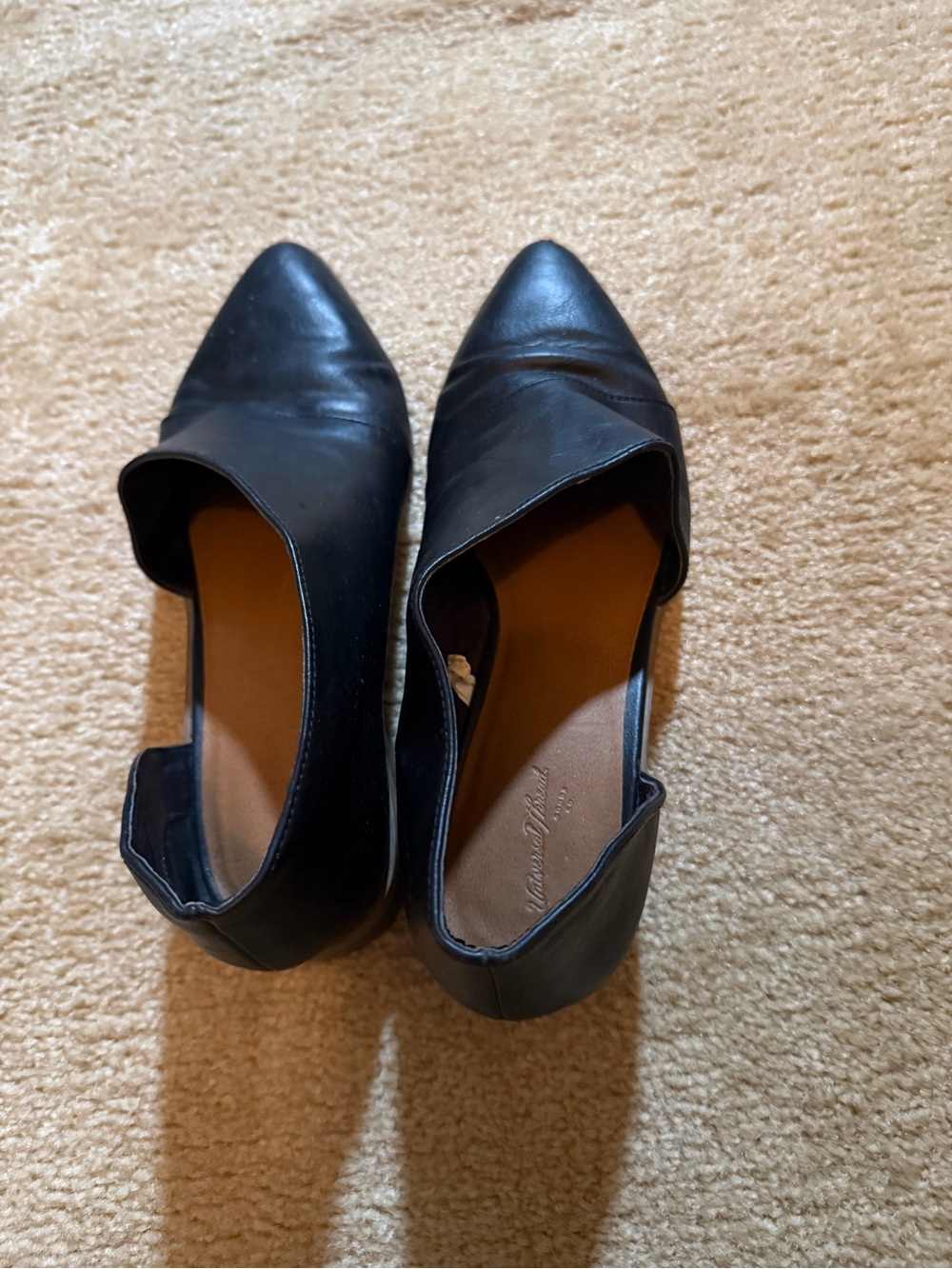 Universal Thread Black Pointed-Toe D'Orsay Flats